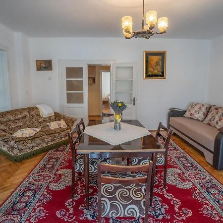 Doi Bujori Apartment Алба Юлия Екстериор снимка