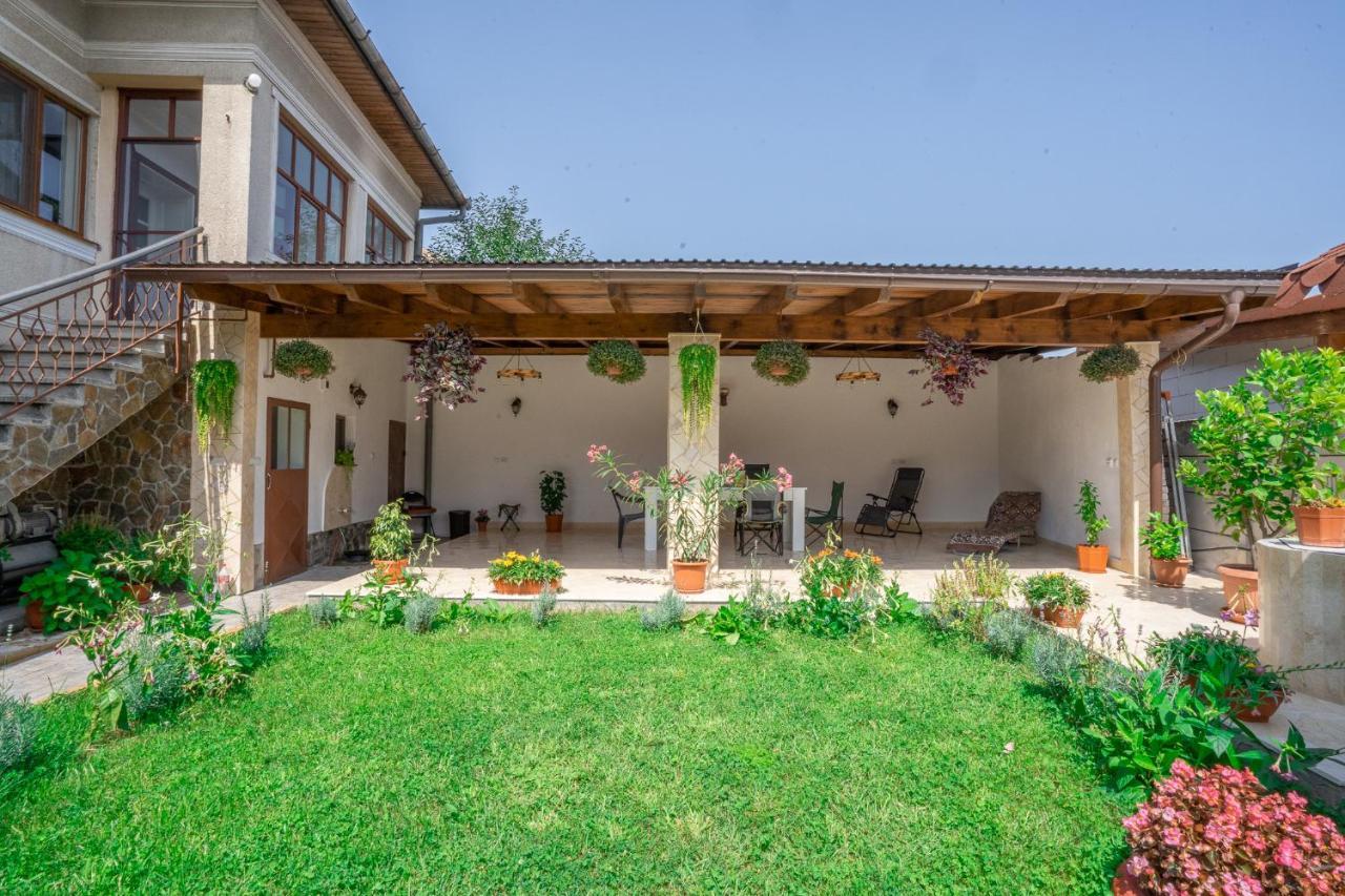 Doi Bujori Apartment Алба Юлия Екстериор снимка