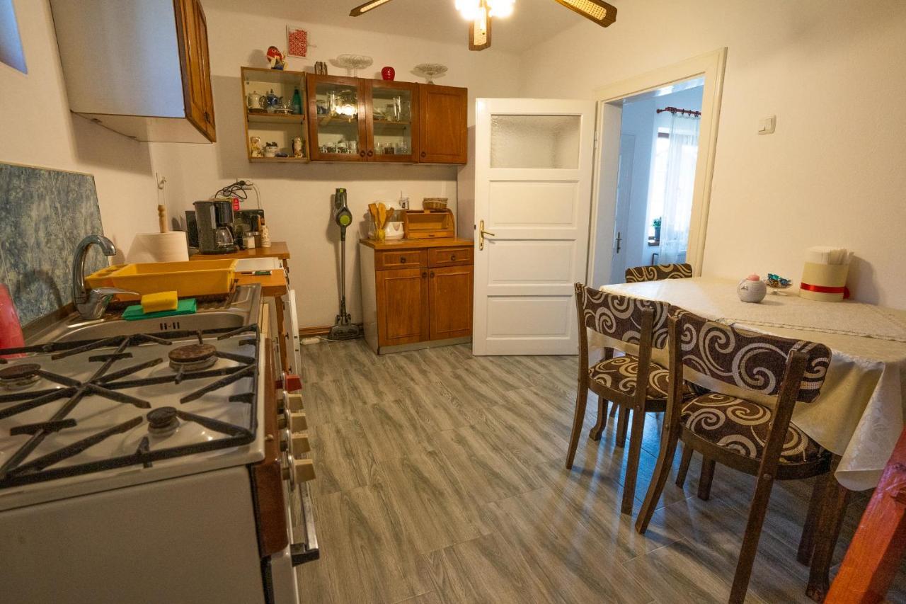 Doi Bujori Apartment Алба Юлия Екстериор снимка