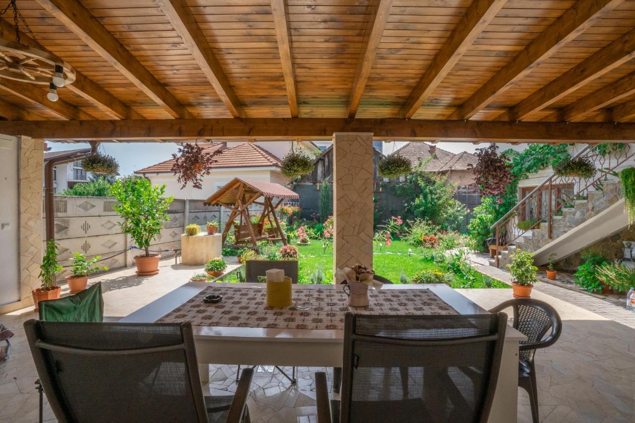 Doi Bujori Apartment Алба Юлия Екстериор снимка