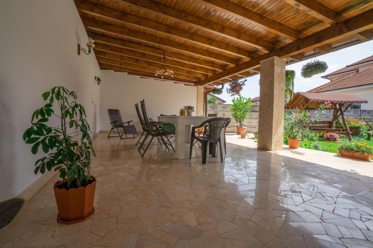 Doi Bujori Apartment Алба Юлия Екстериор снимка