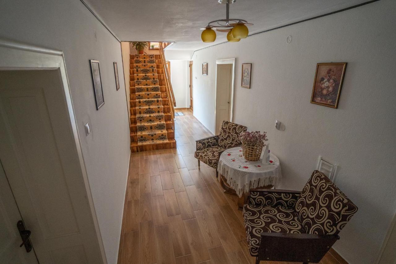 Doi Bujori Apartment Алба Юлия Екстериор снимка