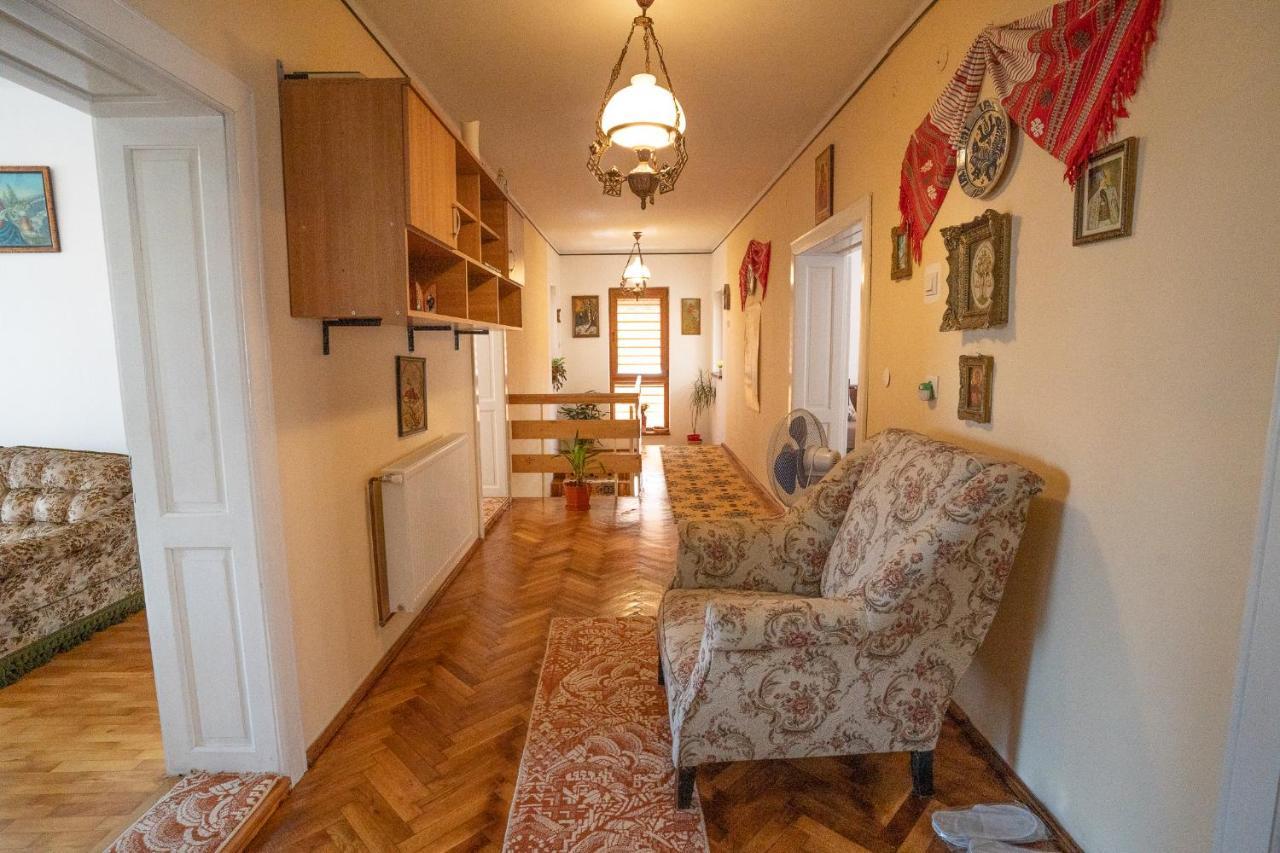Doi Bujori Apartment Алба Юлия Екстериор снимка