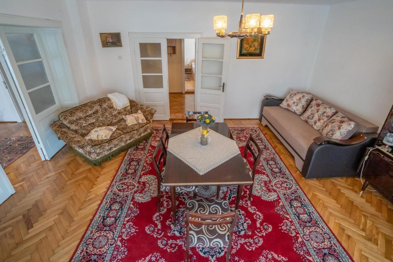 Doi Bujori Apartment Алба Юлия Екстериор снимка