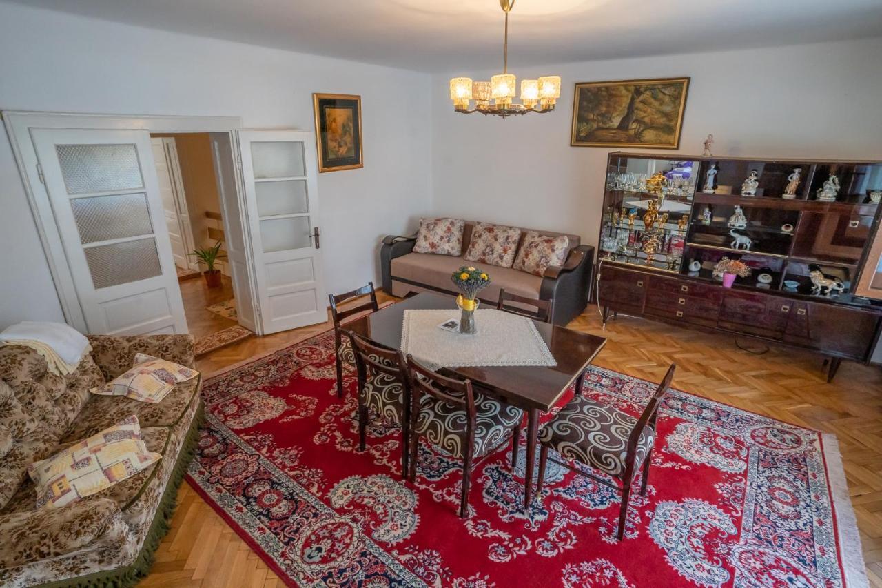 Doi Bujori Apartment Алба Юлия Екстериор снимка